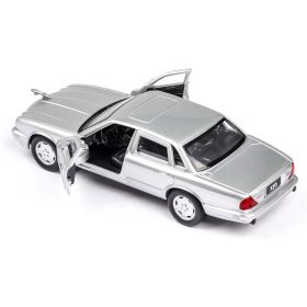 Jaguar XJ6 X300 modell 1:36 ezüst makett