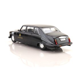   Jaguar Daimler DS420 - plexi dobozban 1:43 fekete Casino Royale